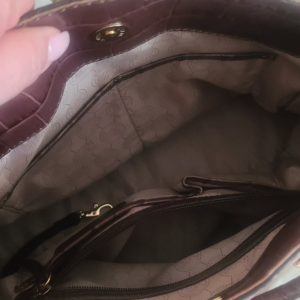 MK Hamilton - Picture 3 of 9